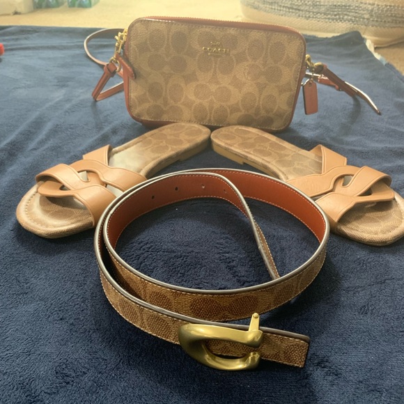 Coach set - Picture 1 of 1
